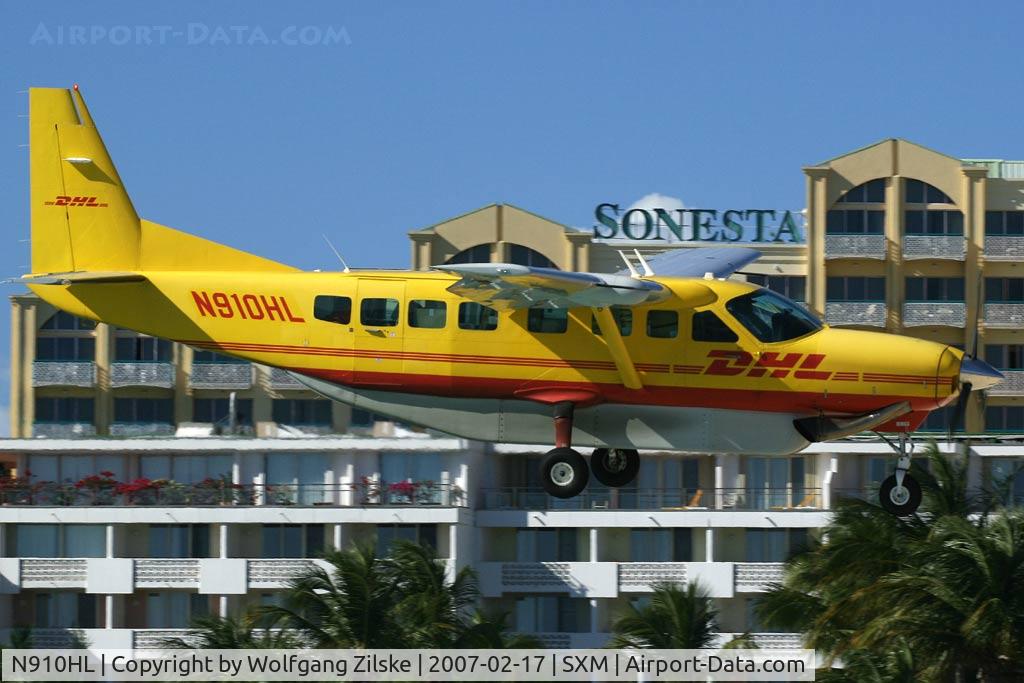 N910HL, 2004 Cessna 208B Grand Caravan C/N 208B1080, visitor