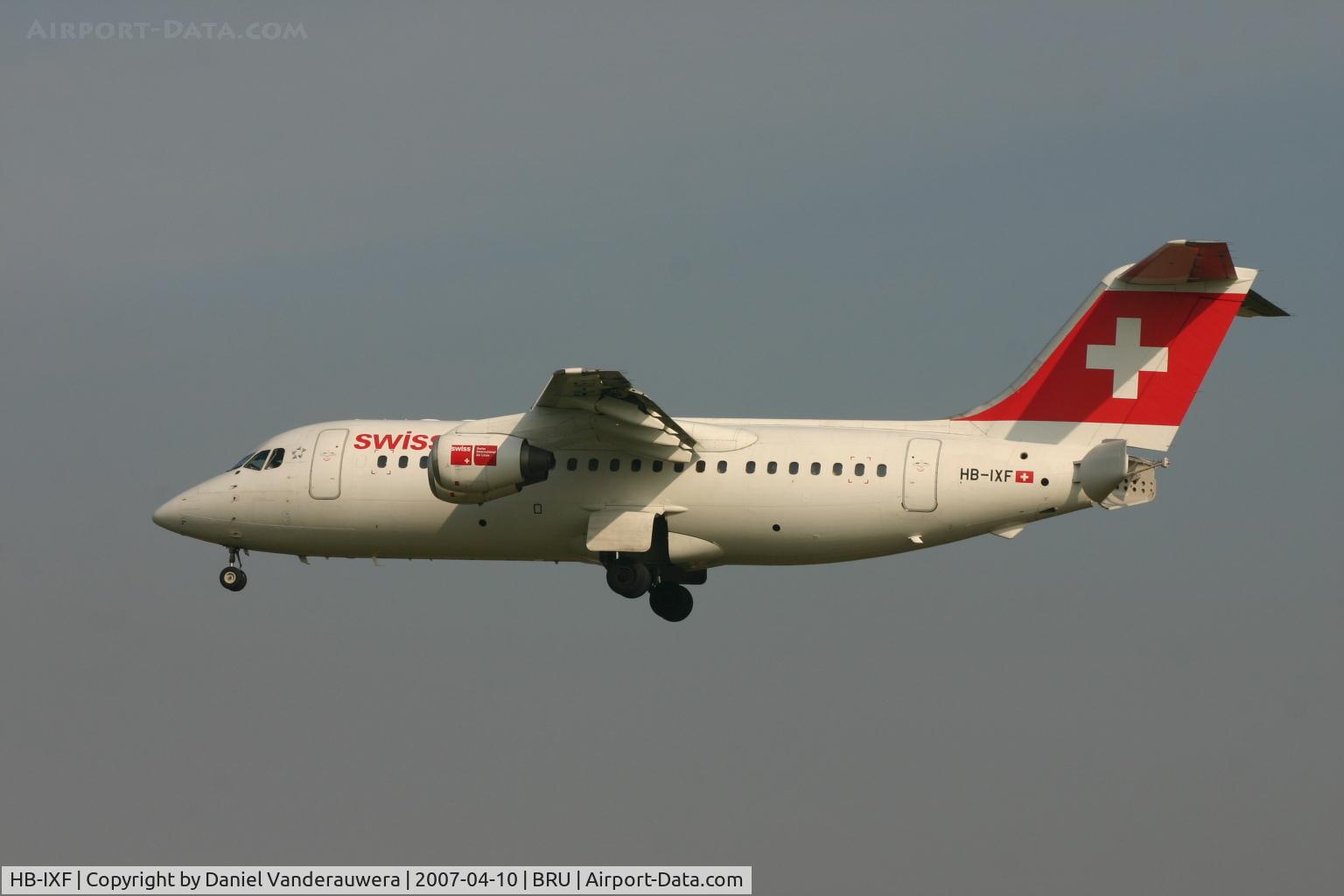 HB-IXF, 1992 British Aerospace BAe.146-200 C/N E2226, flight LX778 is descending to rwy 25L