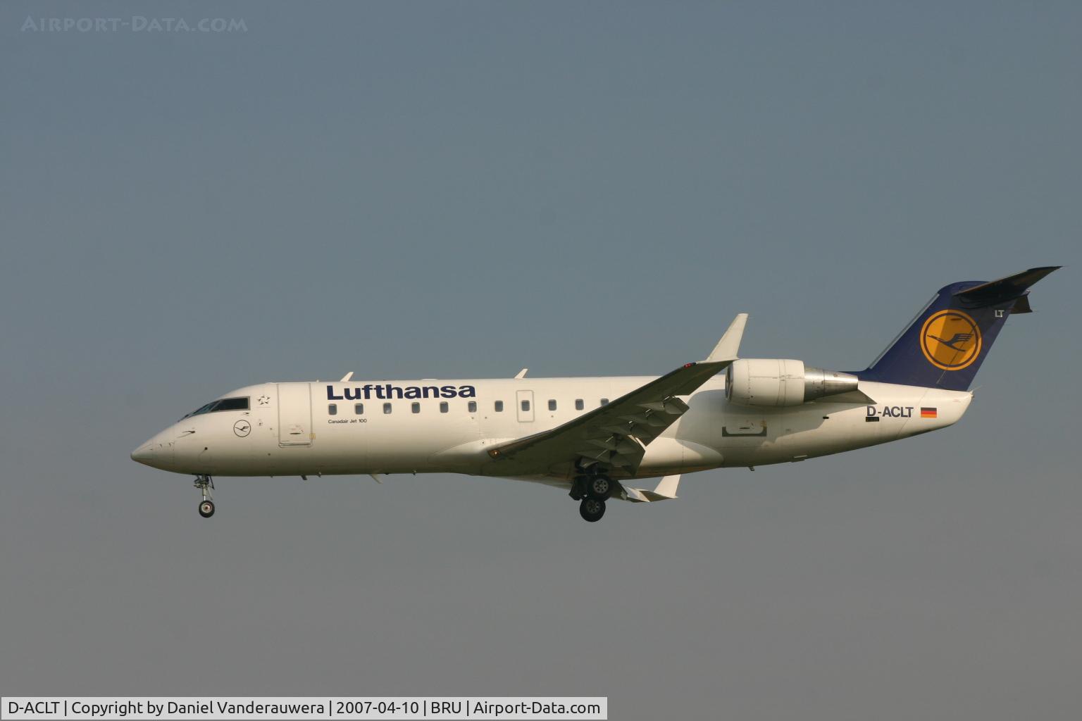 D-ACLT, 1995 Canadair CRJ-100LR (CL-600-2B19) C/N 7093, descending to rwy 25L