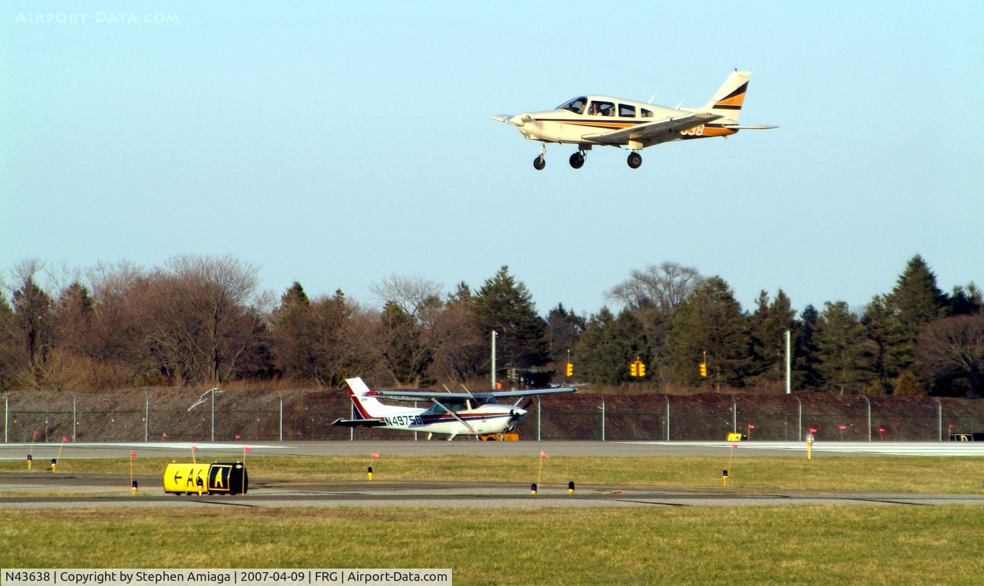 N43638, 1984 Piper PA-28-161 C/N 28-8416100, Cherokee short final, 32