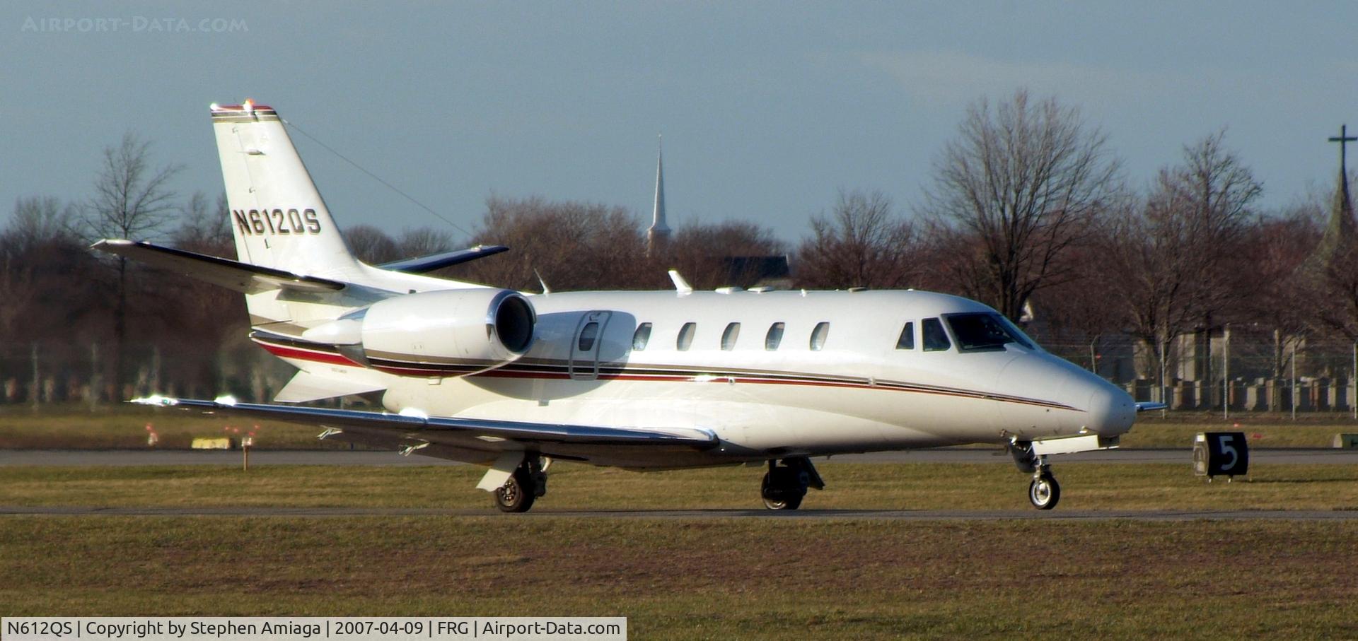 N612QS, 2002 Cessna 560XL Citation Excel C/N 560-5312, 560XL taxiing back to RWY 32