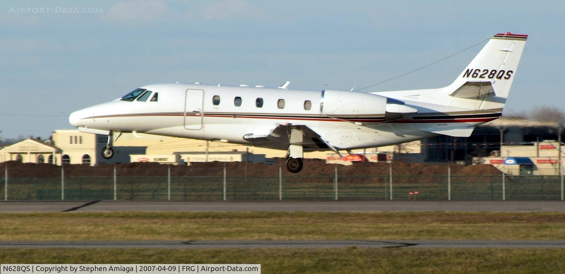 N628QS, 2002 Cessna 560XL C/N 560-5305, 560xl about to touch down