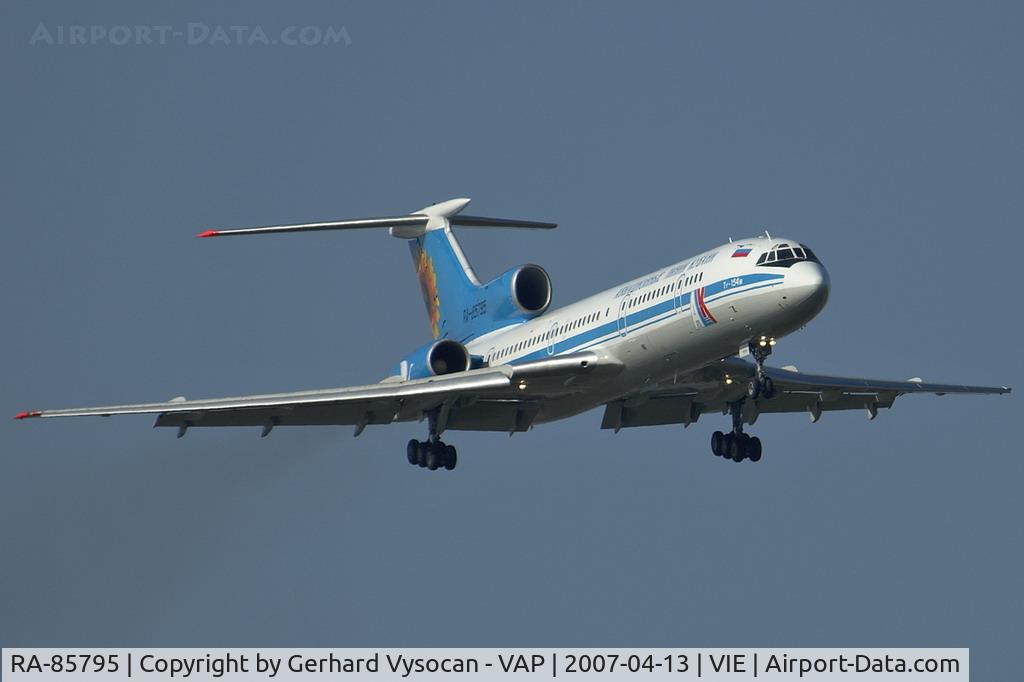 RA-85795, 1993 Tupolev Tu-154M C/N 93A979, what a great russian bird