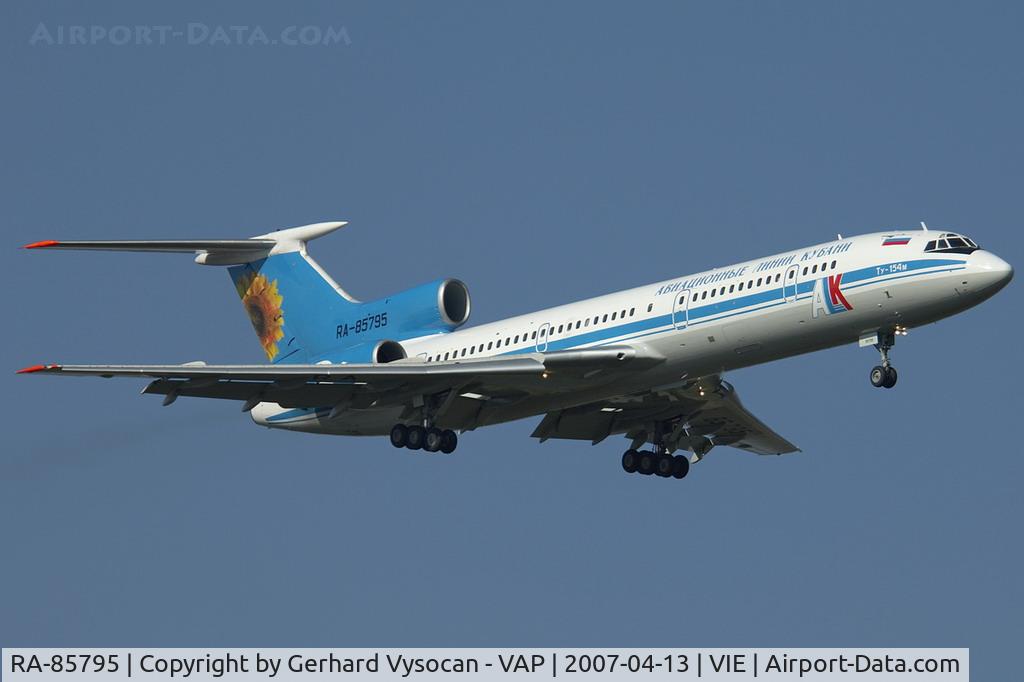 RA-85795, 1993 Tupolev Tu-154M C/N 93A979, what a great russian bird