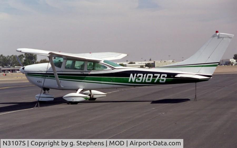 N3107S, 1964 Cessna 182G Skylane C/N 18255607, On the ramp at Modesto