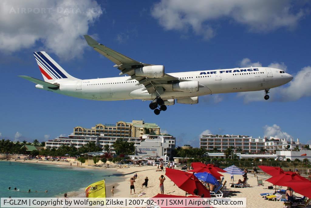 F-GLZM, 1998 Airbus A340-313X C/N 237, visitor