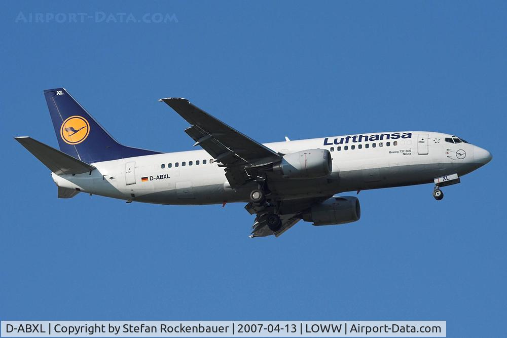 D-ABXL, 1986 Boeing 737-330 C/N 23531, LH Bobby on final for RWY11.