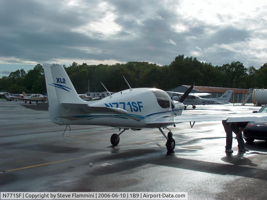 N771SF, 2006 Liberty XL-2 C/N 0016, Daybreak near the FBO