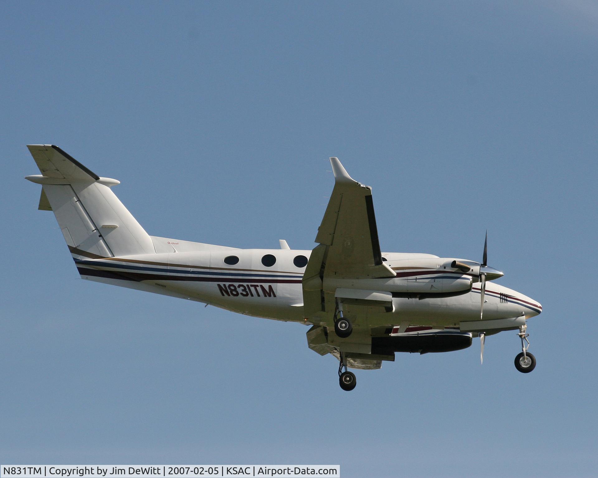 N831TM, 1998 Raytheon Aircraft Company B200 C/N BB-1635, King Air landing at Sacramento Executive