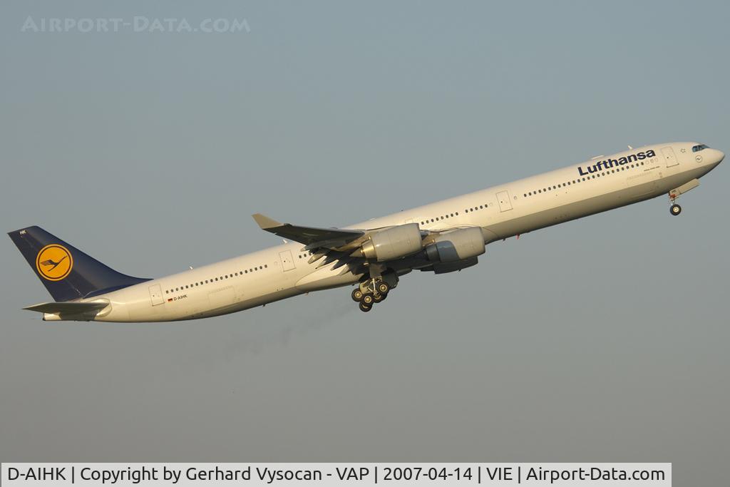 D-AIHK, 2004 Airbus A340-642 C/N 580, with smoky wheels