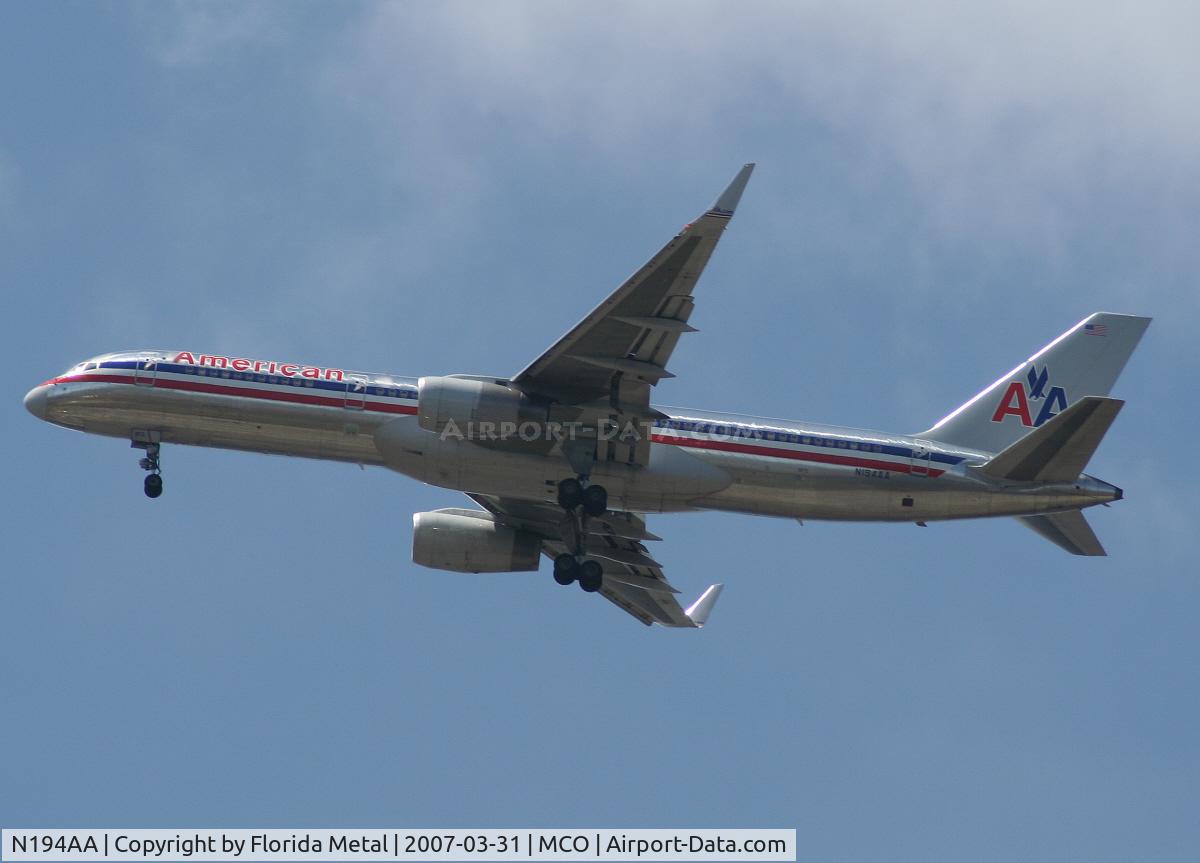 N194AA, 2001 Boeing 757-223 C/N 32388, American