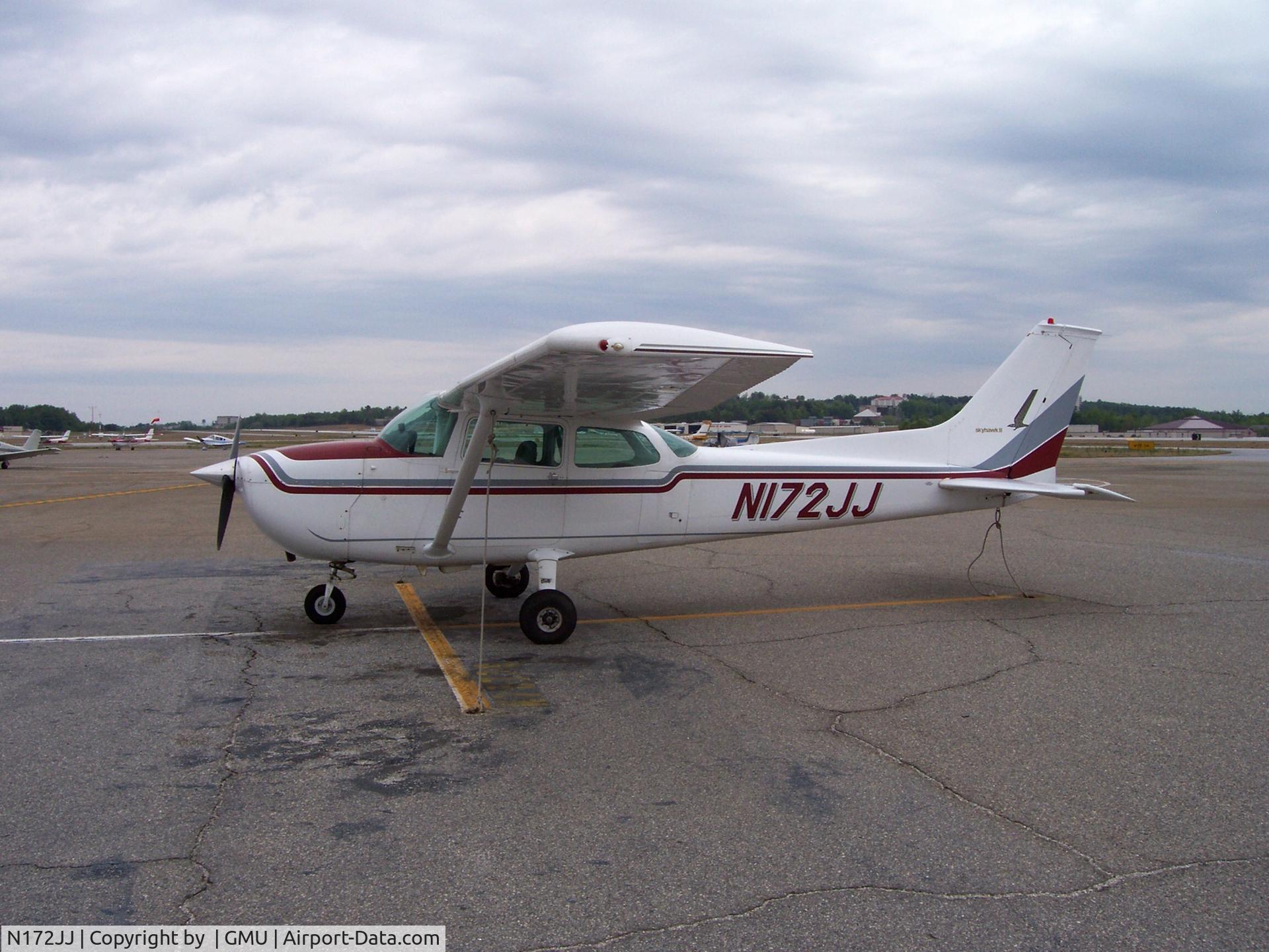 N172JJ, 1975 Cessna 172M C/N 17265488, 