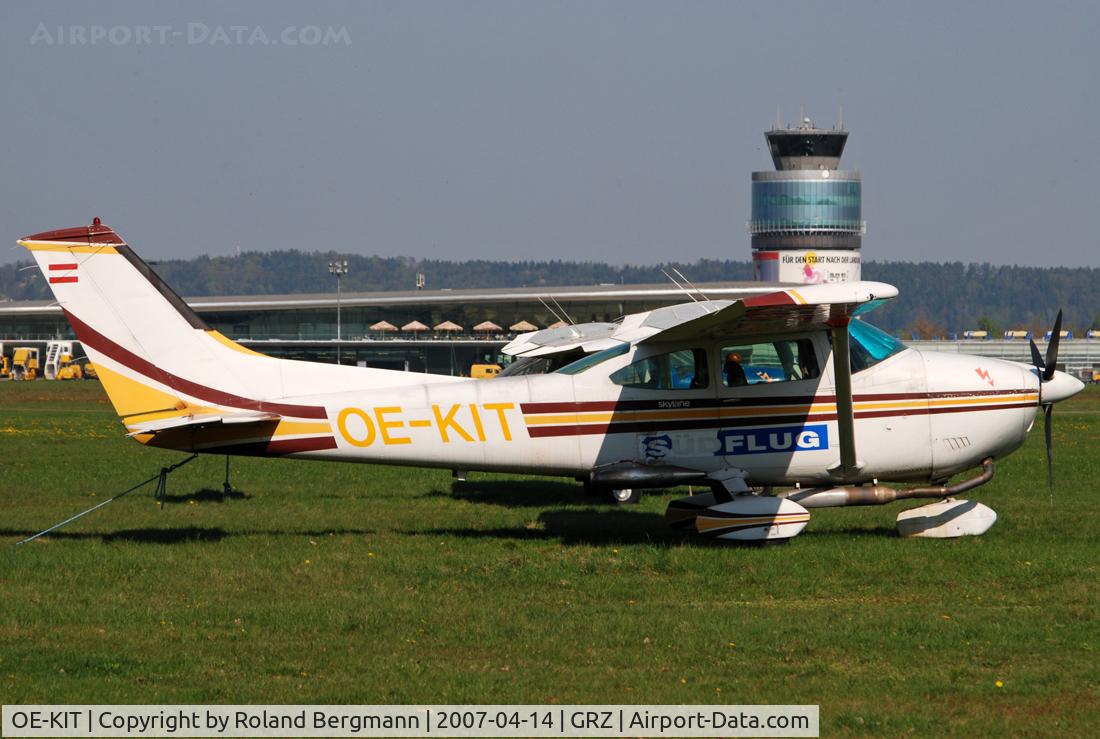 OE-KIT, Cessna 182P Skylane C/N 18263819, Cessna 182 P