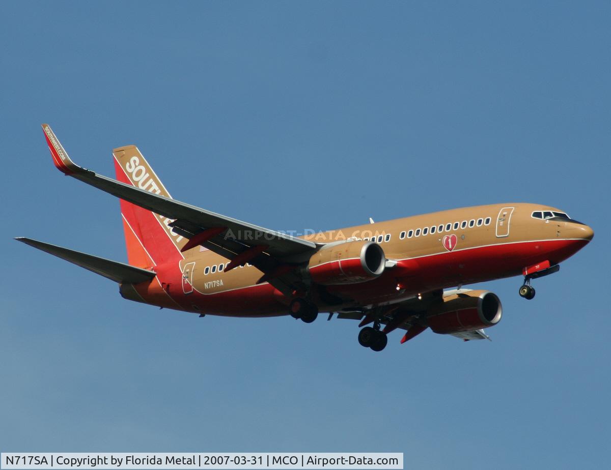 N717SA, 1998 Boeing 737-7H4 C/N 27851, Southwest