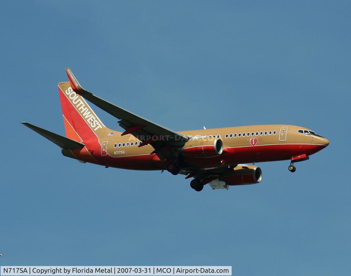 N717SA, 1998 Boeing 737-7H4 C/N 27851, Southwest