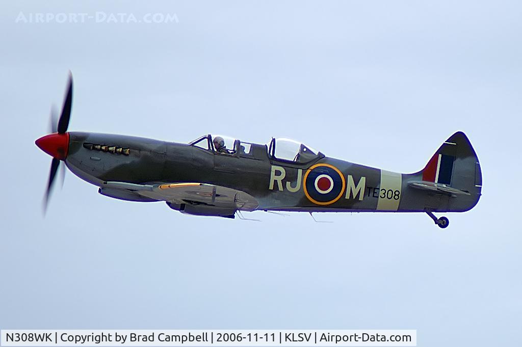 N308WK, 1945 Supermarine 361 Spitfire Tr9 C/N CBAF.4494, William S. Greenwood - Aspen, Colorado / 1944 Vickers Spitfire Mark IX - Aviation Nation 2006.
