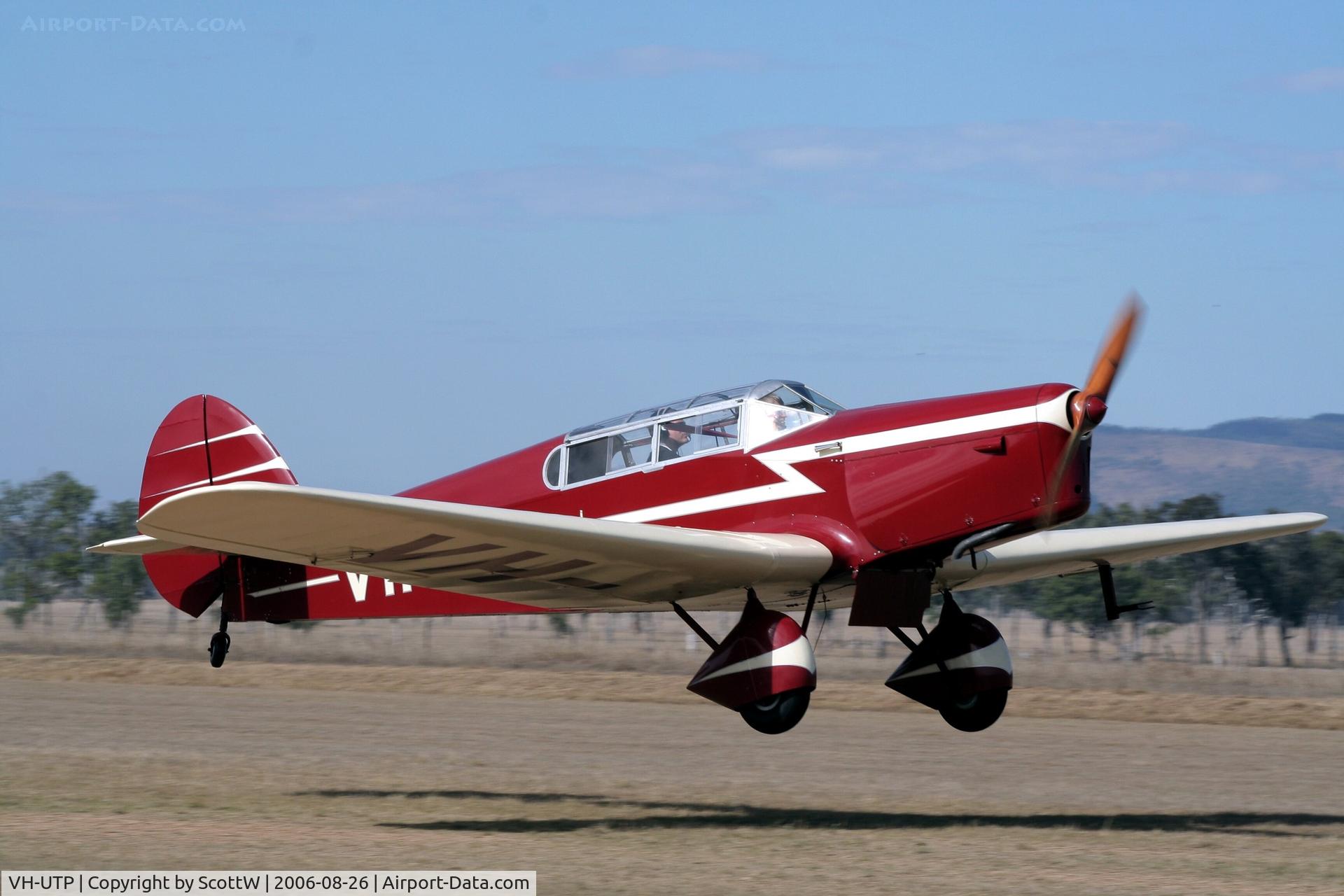 VH-UTP, 1933 Percival D.2 Gull Four C/N D.30, Gull IV arriving at Watts Bridge Memorial Airfield for the 15th annual Festival of Flight