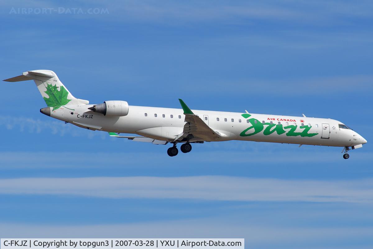 C-FKJZ, 2005 Canadair CRJ-705ER (CL-600-2D15) Regional Jet C/N 15044, Final for RWY09.