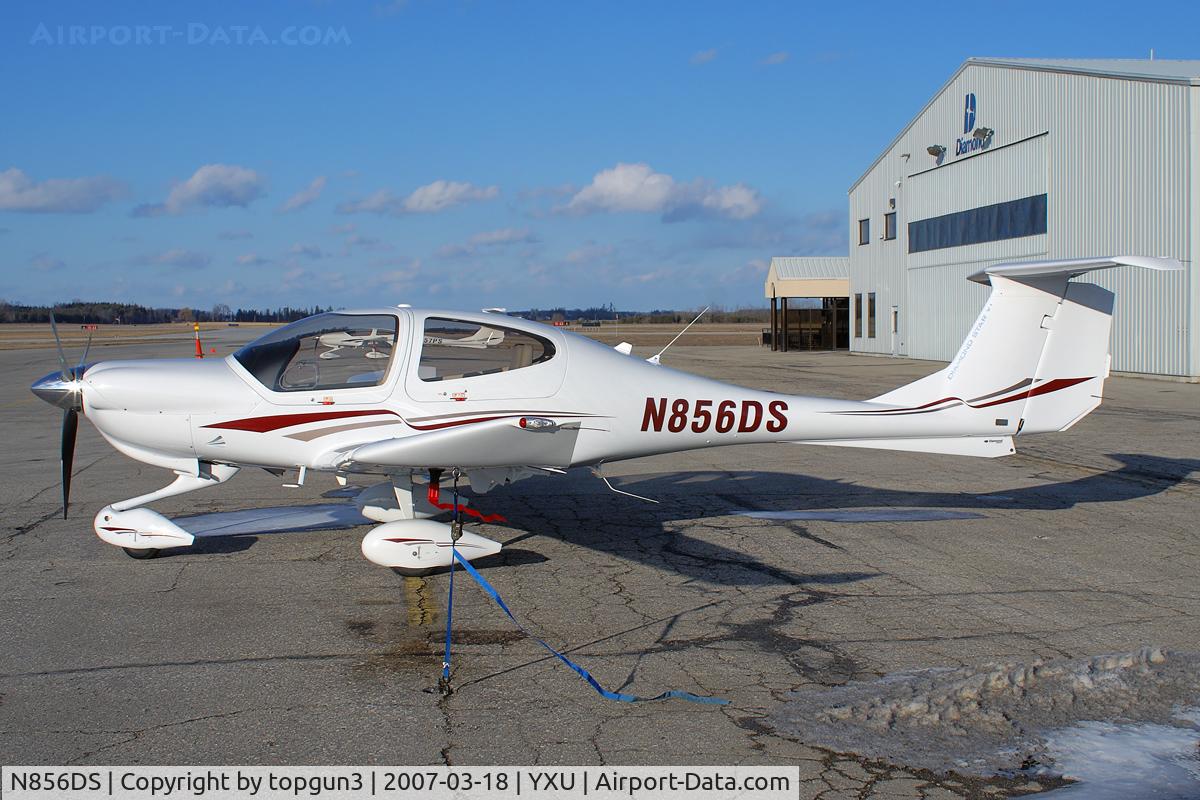 N856DS, 2007 Diamond DA-40 Diamond Star C/N 40.756, Parked in front of Diamond Flight Centre