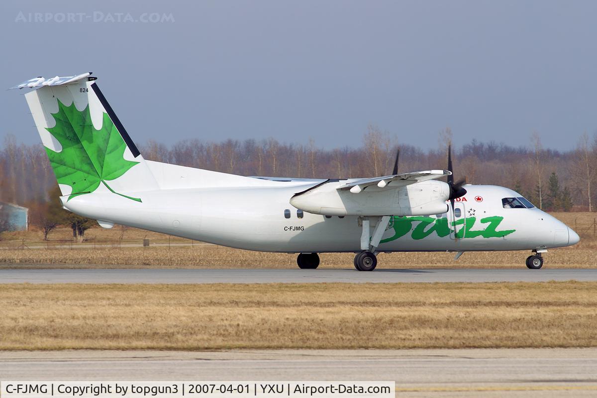 C-FJMG, 1991 De Havilland Canada DHC-8-102 Dash 8 C/N 255, Landing on RWY15.