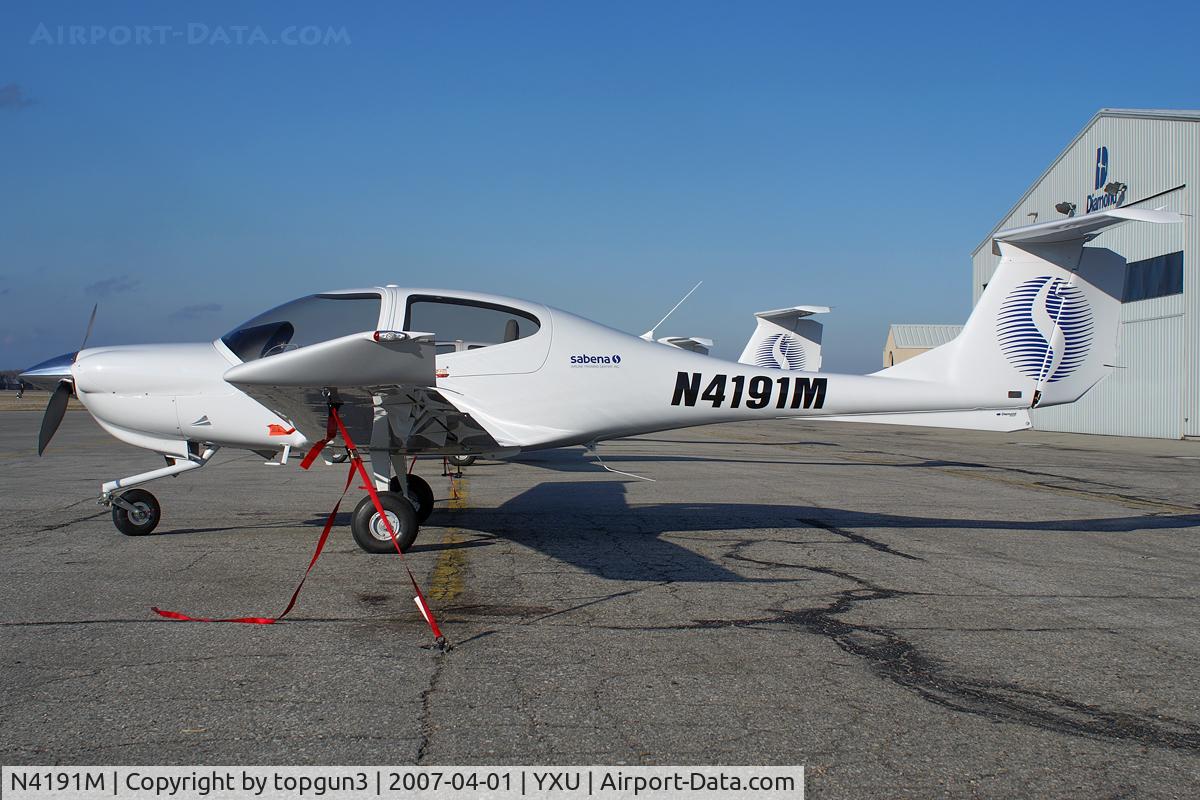 N4191M, 2007 Diamond DA-40 Diamond Star C/N 40.769, Parked in front of Diamond Flight Centre