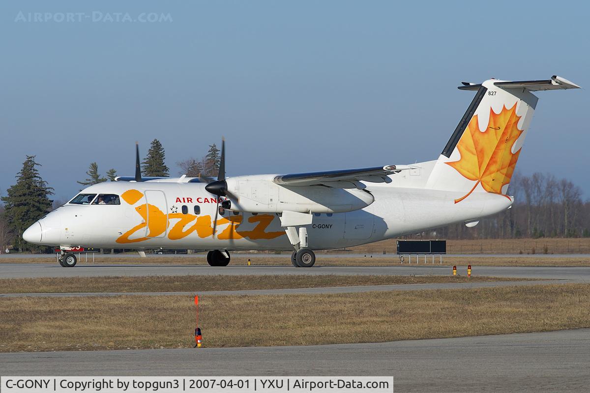 C-GONY, 1988 De Havilland Canada DHC-8-102 Dash 8 C/N 115, Taxiing on Golf.