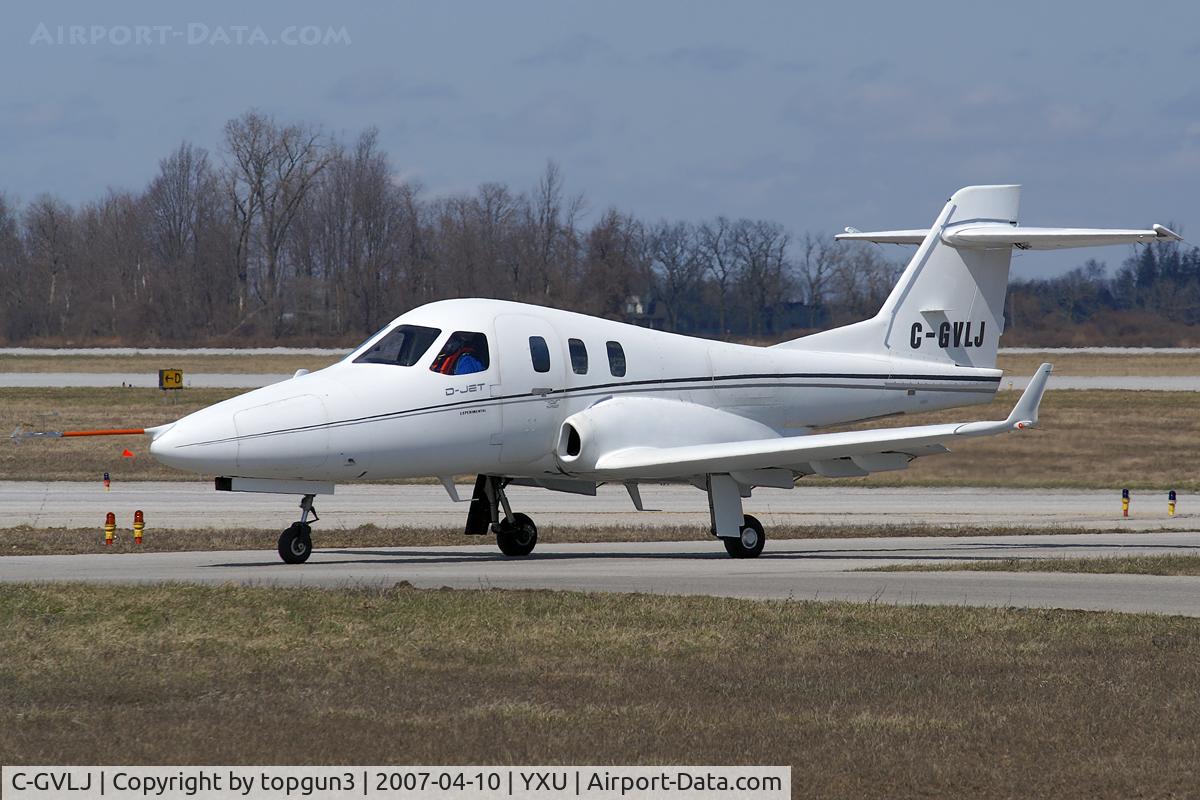 C-GVLJ, 2006 Diamond D-JET C/N DJ1 - 0001, Prototype of the D-Jet taxiing on Alpha.