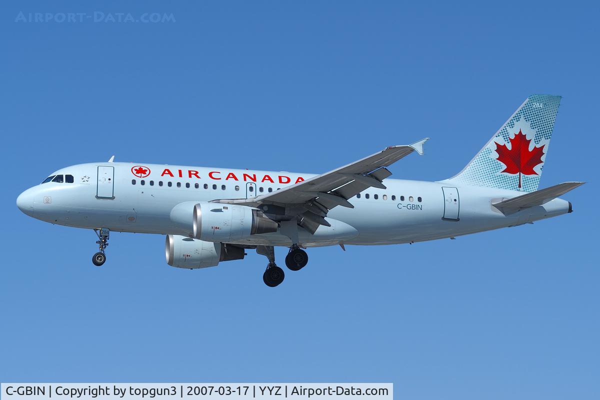 C-GBIN, 1998 Airbus A319-114 C/N 845, Short final for RWY23.