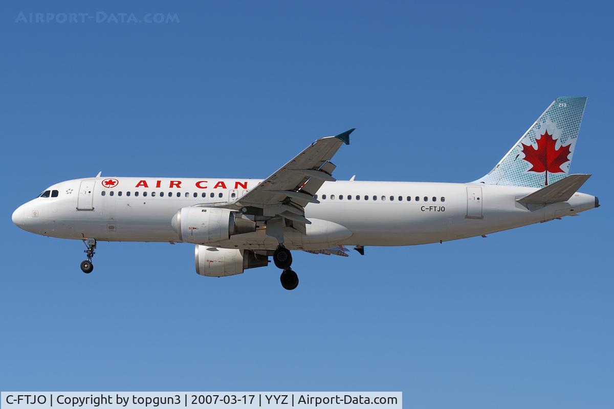 C-FTJO, 1991 Airbus A320-211 C/N 183, Short final for RWY23.