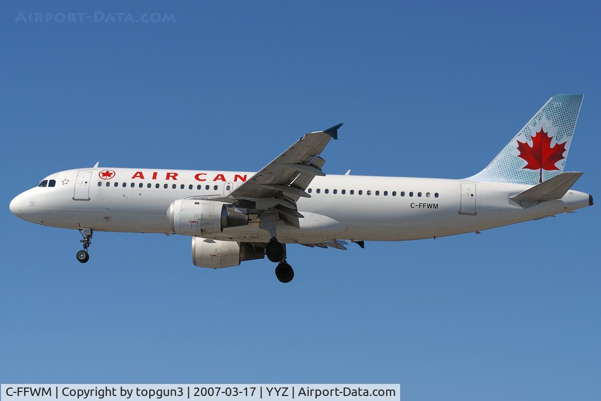 C-FFWM, 1991 Airbus A320-211 C/N 154, Short final for RWY23.