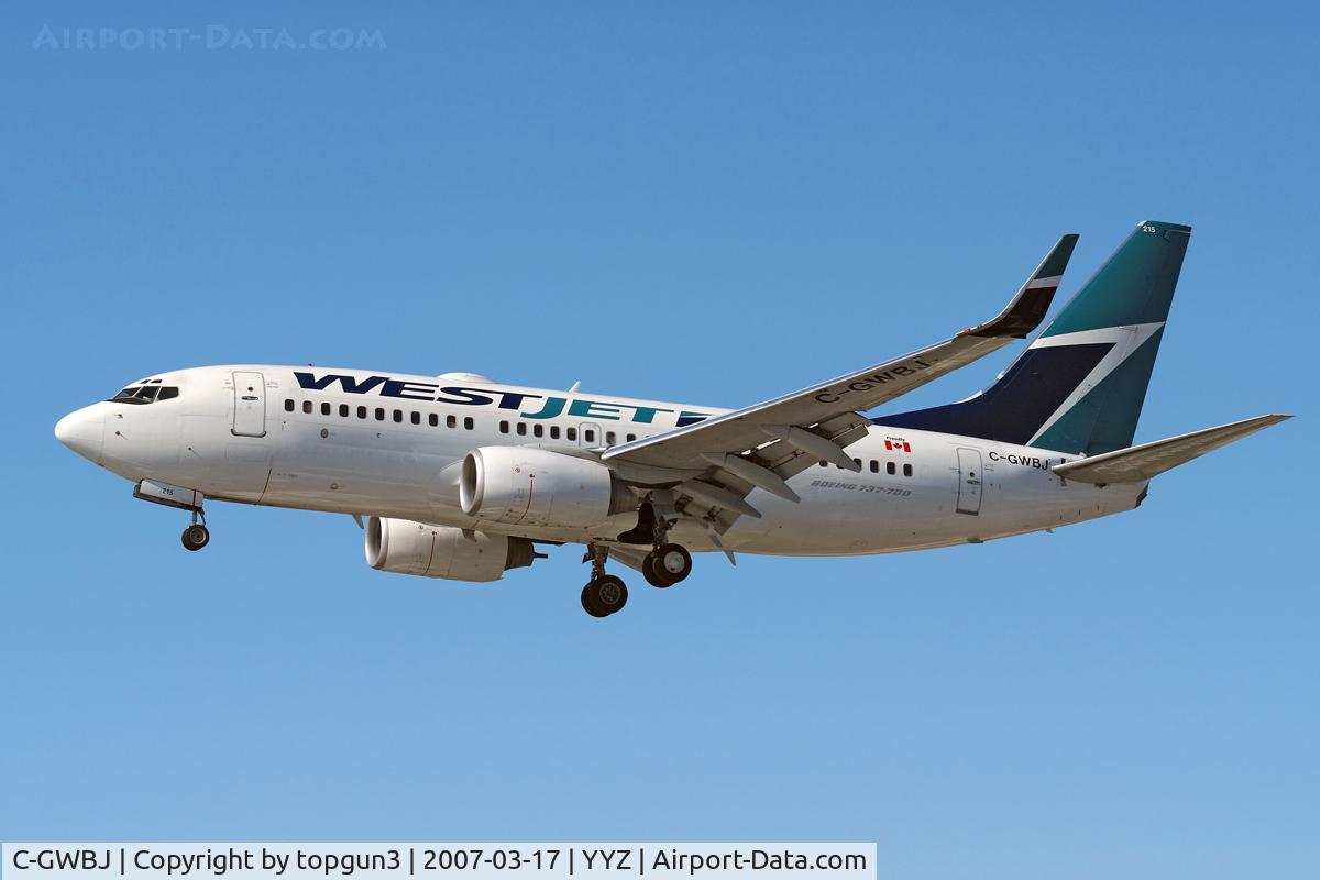 C-GWBJ, 2003 Boeing 737-7CT C/N 32754, Short final for RWY23.
