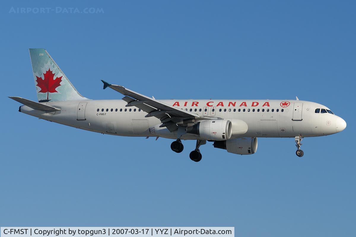 C-FMST, 1992 Airbus A320-211 C/N 350, Short final for RWY23.