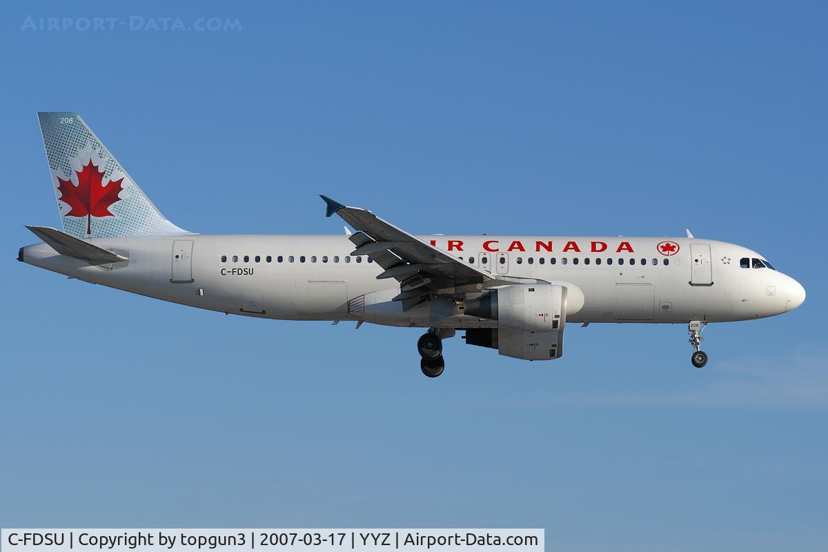 C-FDSU, 1990 Airbus A320-211 C/N 141, Short final for RWY23.