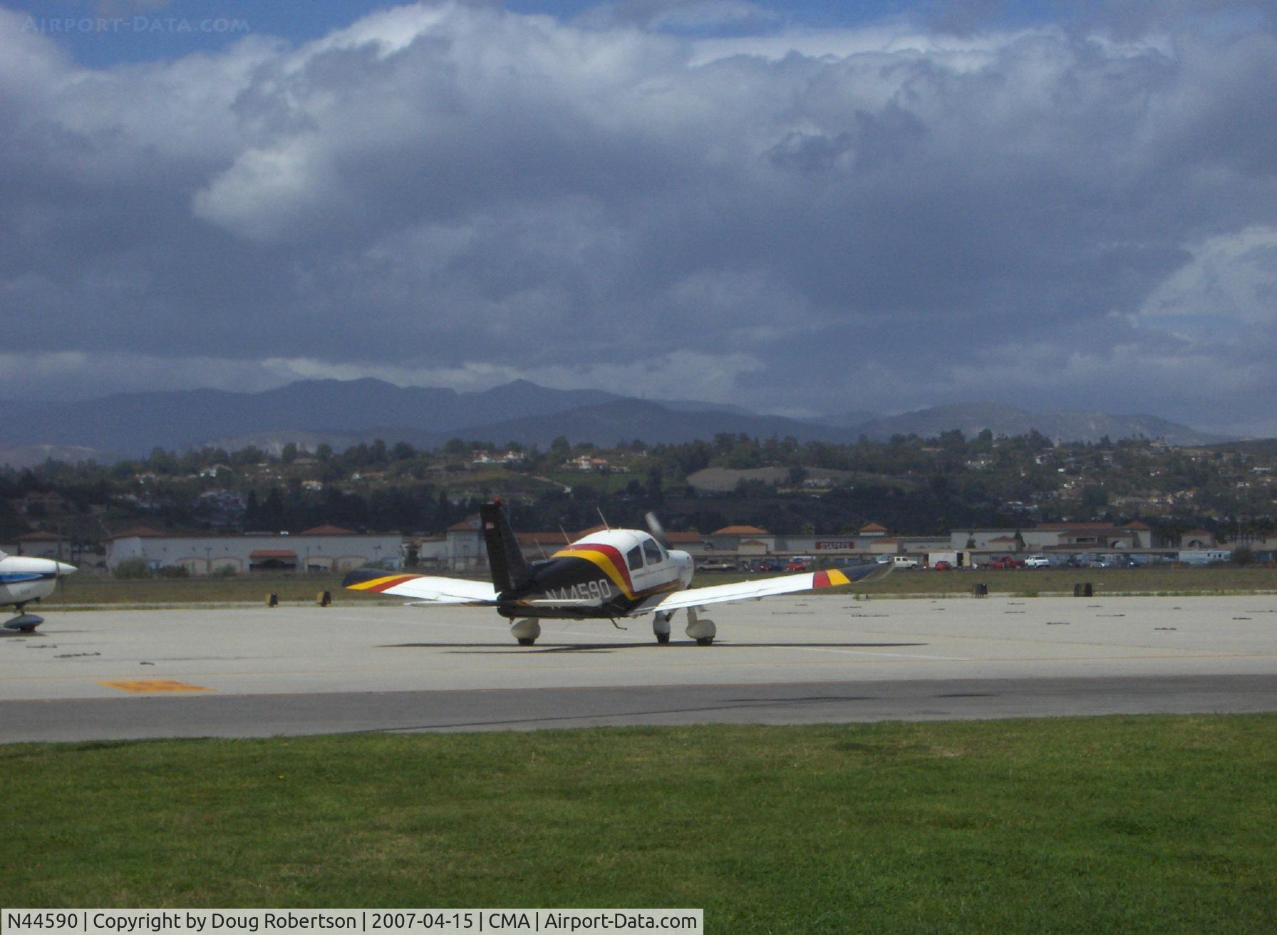 N44590, 1974 Piper PA-28-140 Cherokee Cruiser C/N 28-7425429, 1974 Piper PA-28-140 CRUISER, Lycoming O-320-E2A 150 Hp, taxi turn