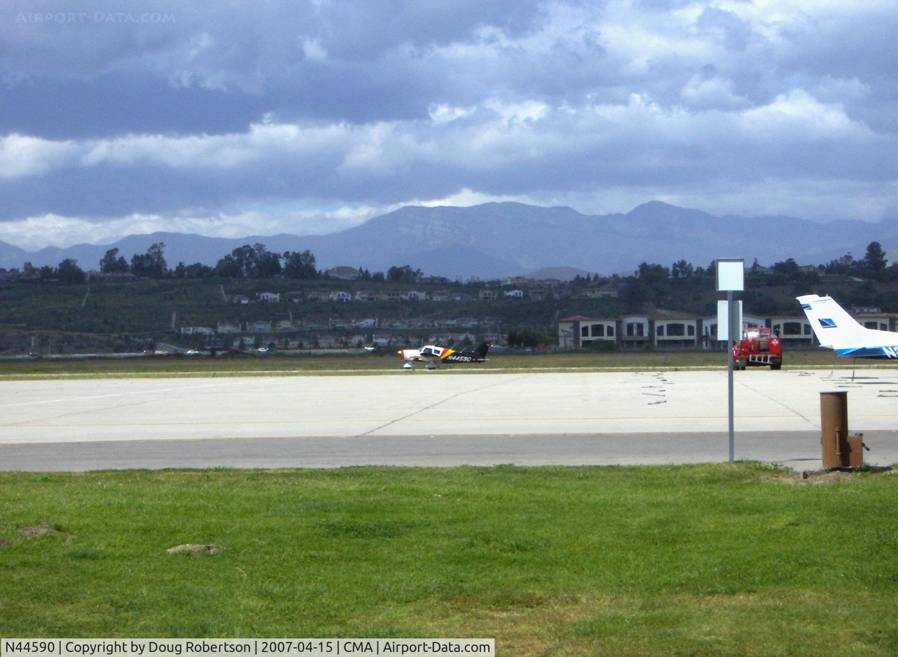 N44590, 1974 Piper PA-28-140 Cherokee Cruiser C/N 28-7425429, 1974 Piper PA-28-140 CRUISER, Lycoming O-320-E2A 150 Hp, taxi to Rwy 26