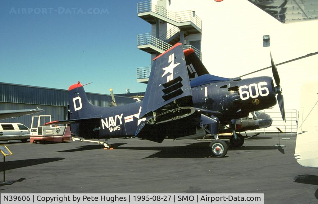 N39606, 1955 Douglas AD-6 Skyraider C/N 10838, AD-6 Skyraider NX39606 at Santa Monica