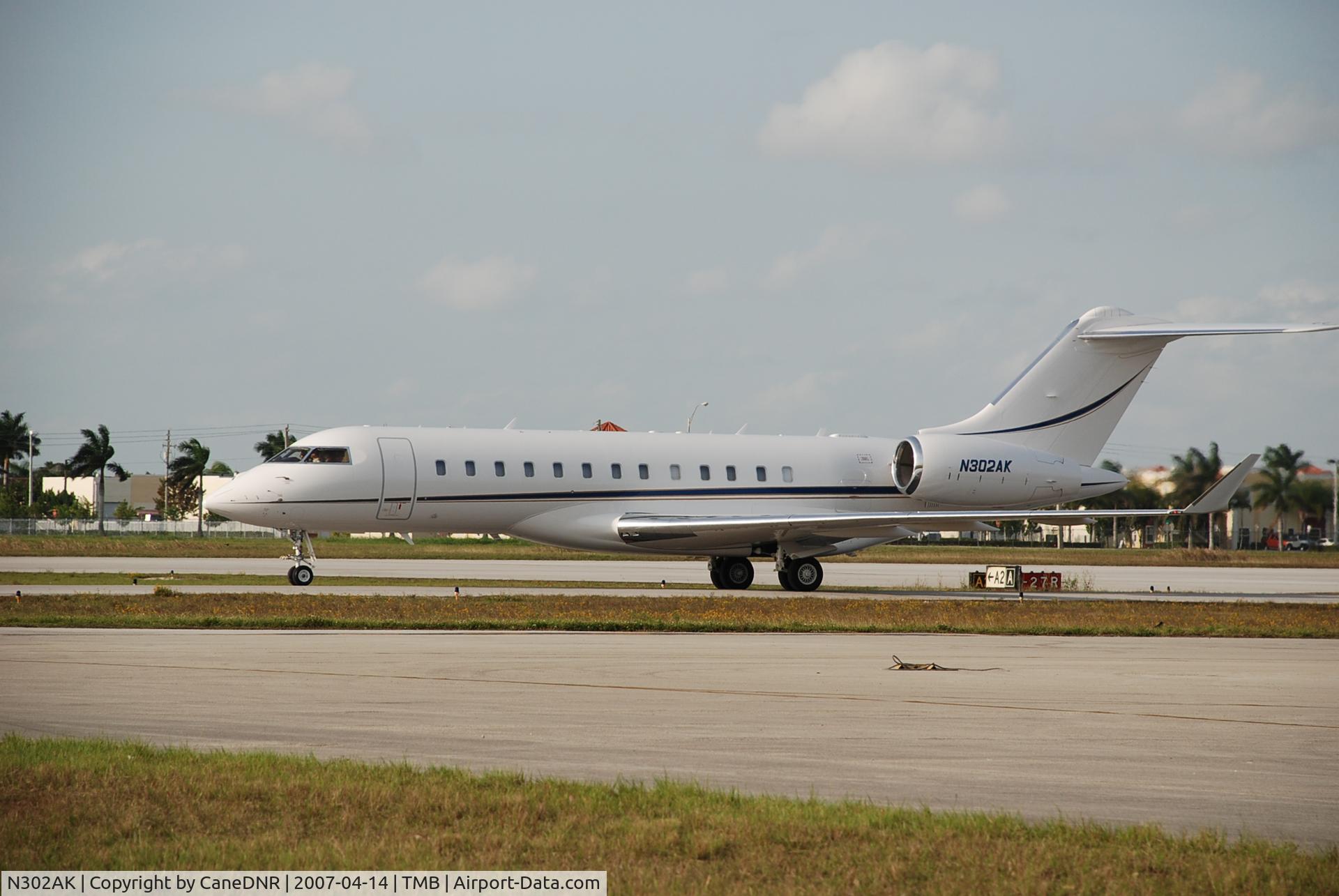 N302AK, 2005 Bombardier BD-700-1A10 Global Express XRS C/N 9181, Landed while waiting for Hot Air Balloons to infllate!