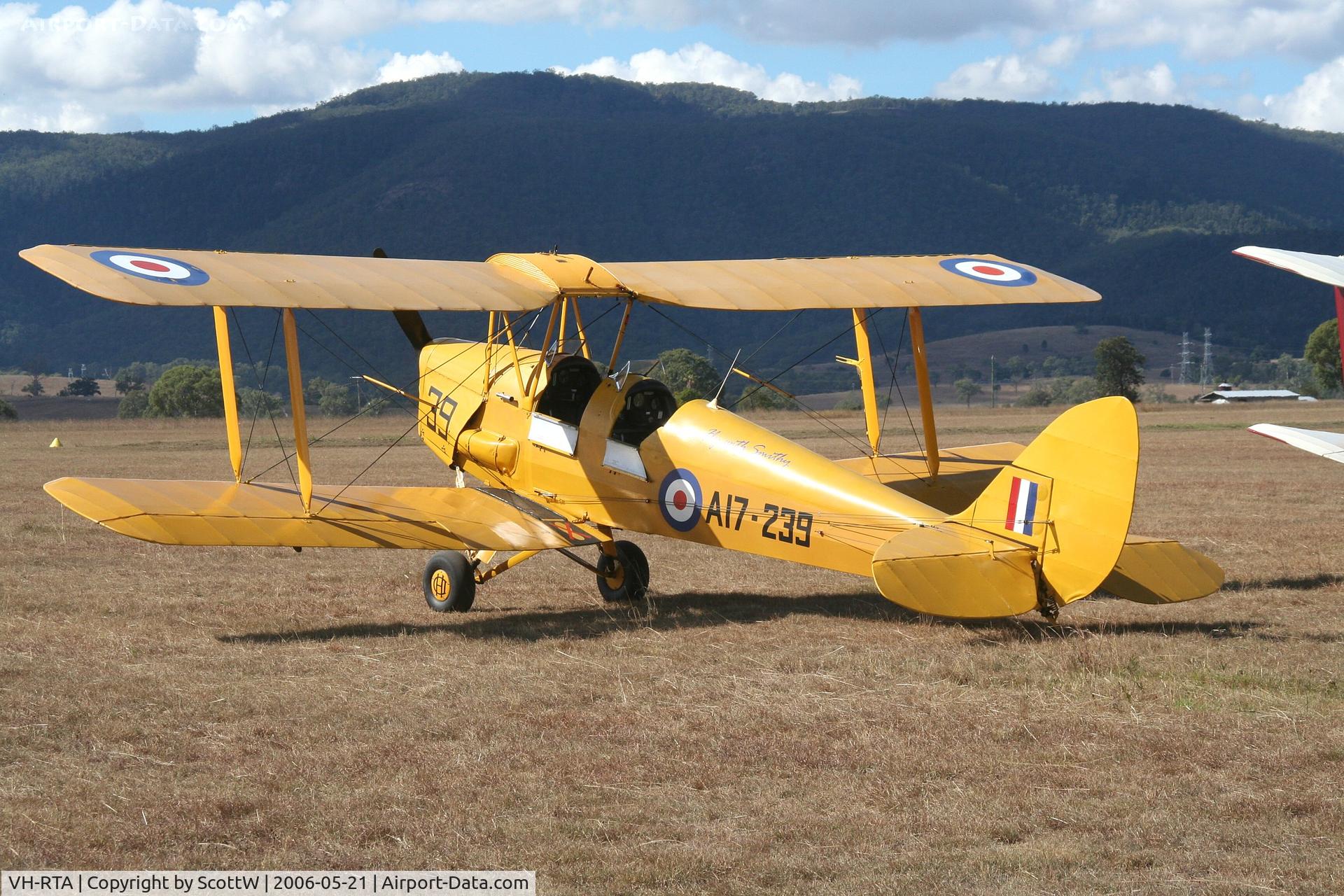 VH-RTA, 1941 De Havilland Australia DH-82A Tiger Moth C/N DHA258, image taken at Watts Bridge Memorial fly-in