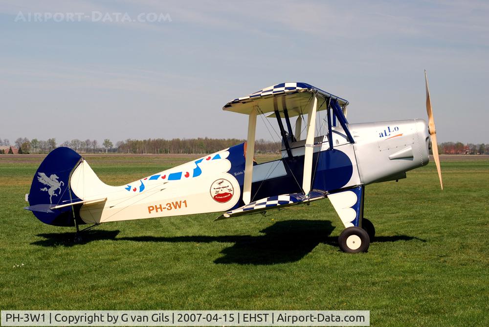 PH-3W1, 2006 Platzer Kiebitz B-450 NIS C/N 220, A very nice  Kiebitz B at Microlight airfield Stadskanaal in the Netherlands.