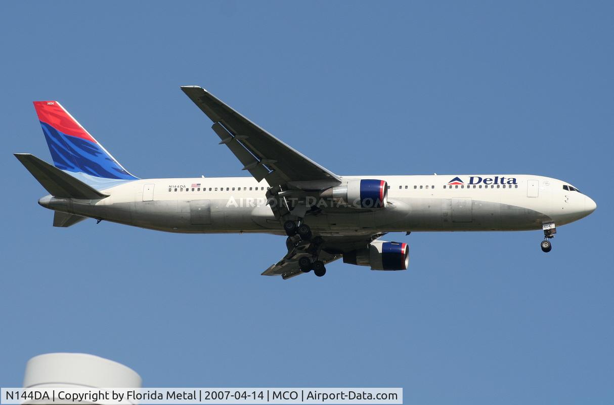 N144DA, 1999 Boeing 767-332 C/N 27584, Delta