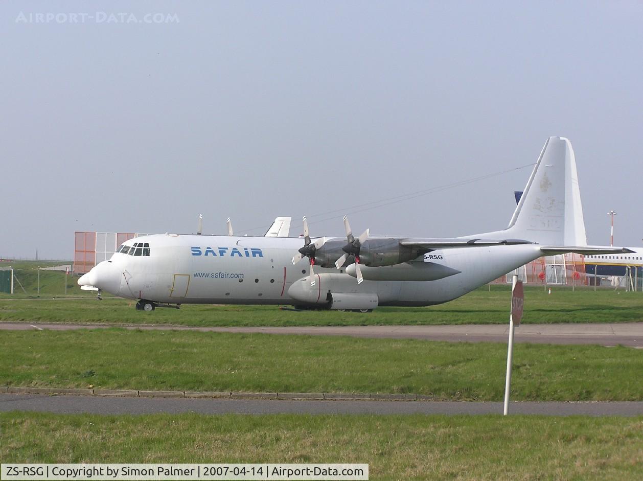 ZS-RSG, 1974 Lockheed L-100-30 Hercules (L-382) C/N 382-4565, C130 of Safair at East Midlands