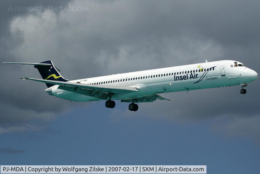PJ-MDA, 1987 McDonnell Douglas MD-83 (DC-9-83) C/N 49449, visitor