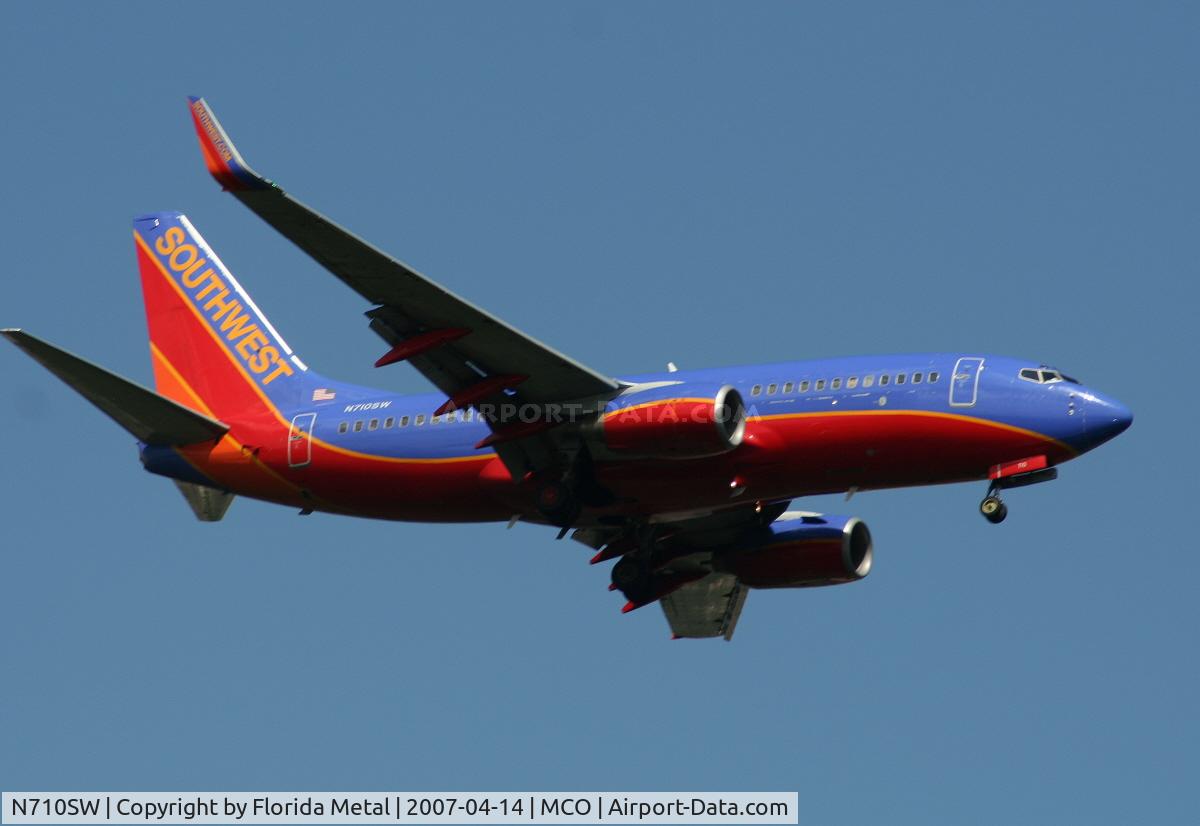 N710SW, 1998 Boeing 737-7H4 C/N 27844, Southwest