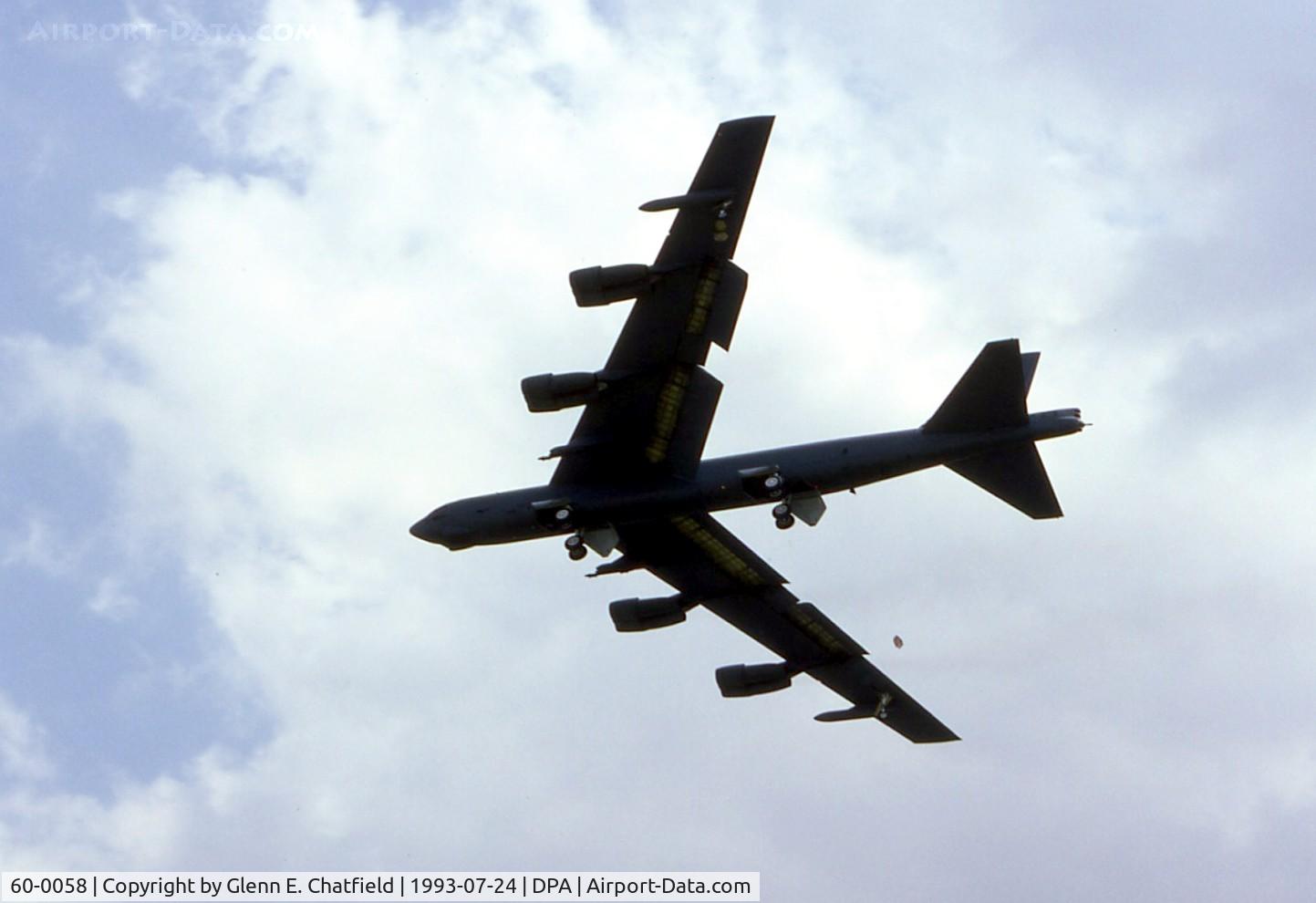 60-0058, 1960 Boeing B-52H-160-BW Stratofortress C/N 464423, B-52H flying over air show line