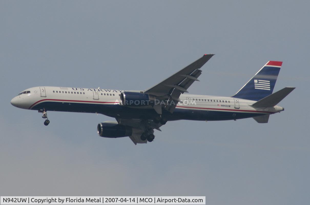 N942UW, 1995 Boeing 757-2B7 C/N 27807, US