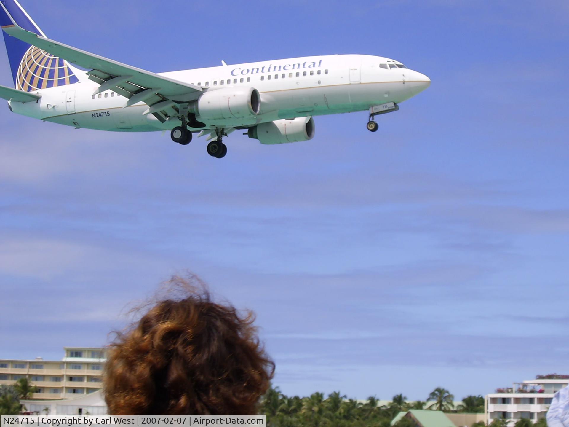 N24715, 1998 Boeing 737-724 C/N 28786, St. Maarten, N.A