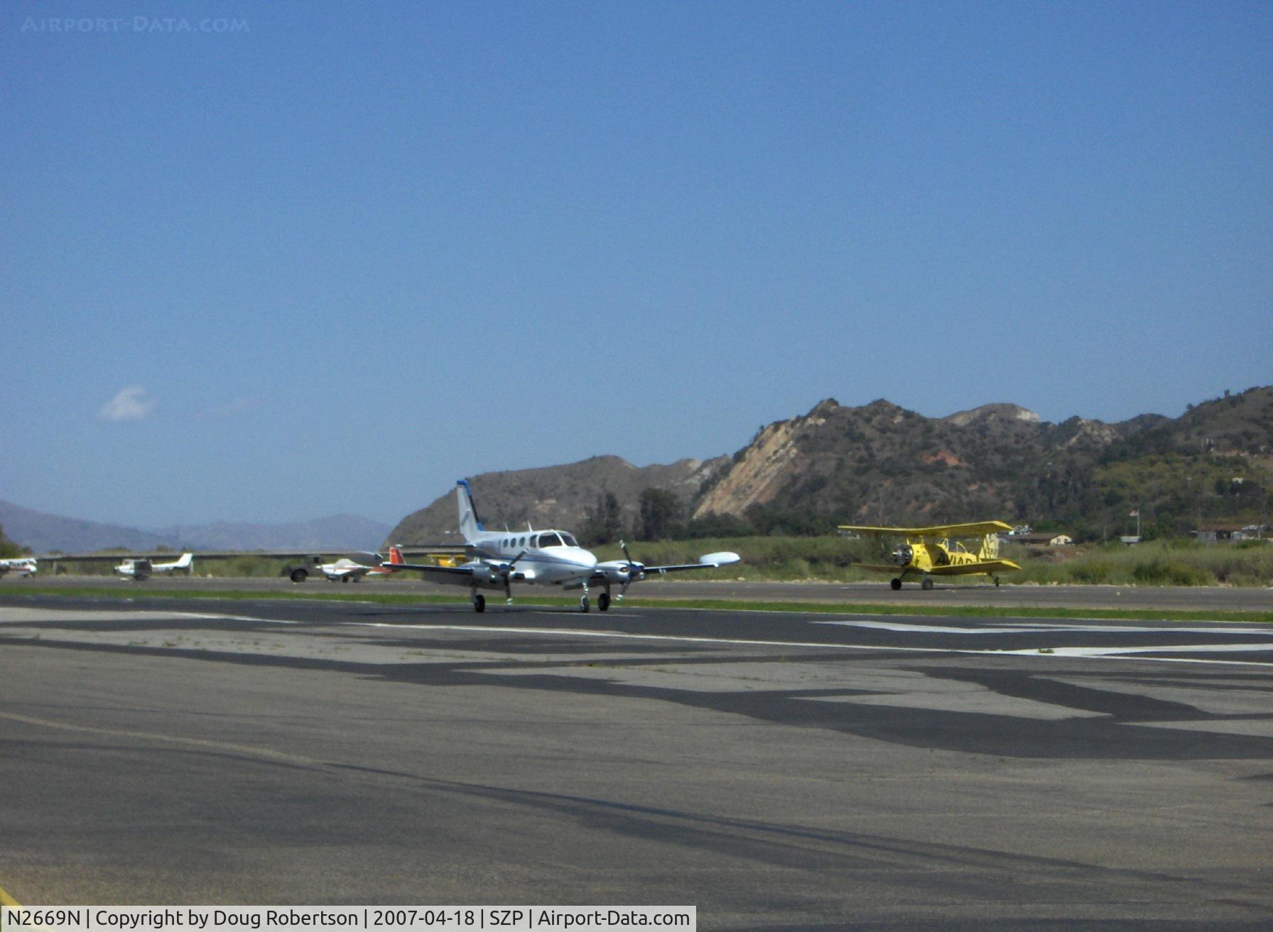 N2669N, 1979 Cessna 340A C/N 340A0735, 1979 Cessna 340A, two Continental TSIO-520-NB 310 Hp each, pressurized, landing roll Rwy 22