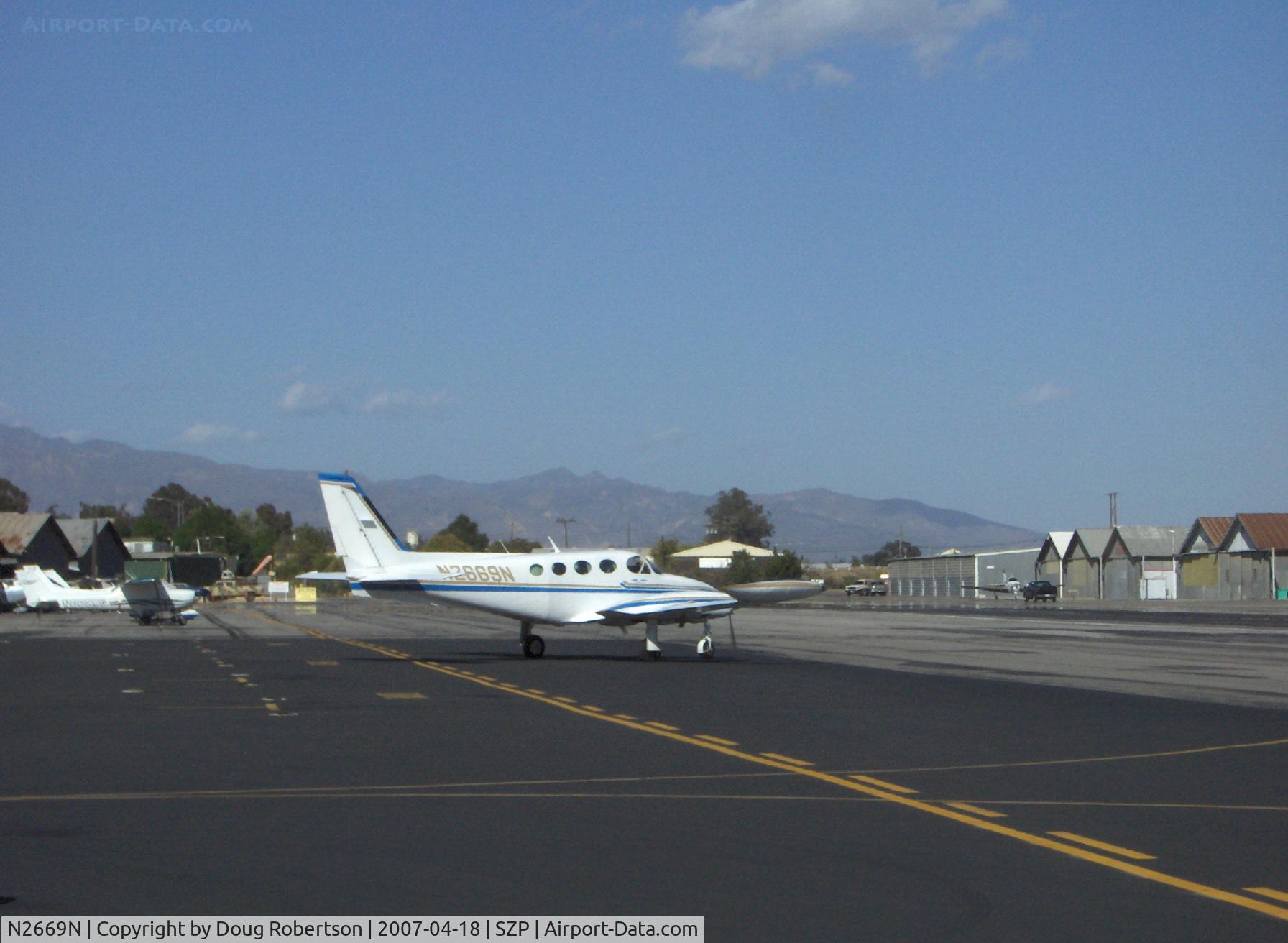 N2669N, 1979 Cessna 340A C/N 340A0735, 1979 Cessna 340A, two Continental TSIO-520-NB 310 Hp each, pressurized. taxi to Rwy 22