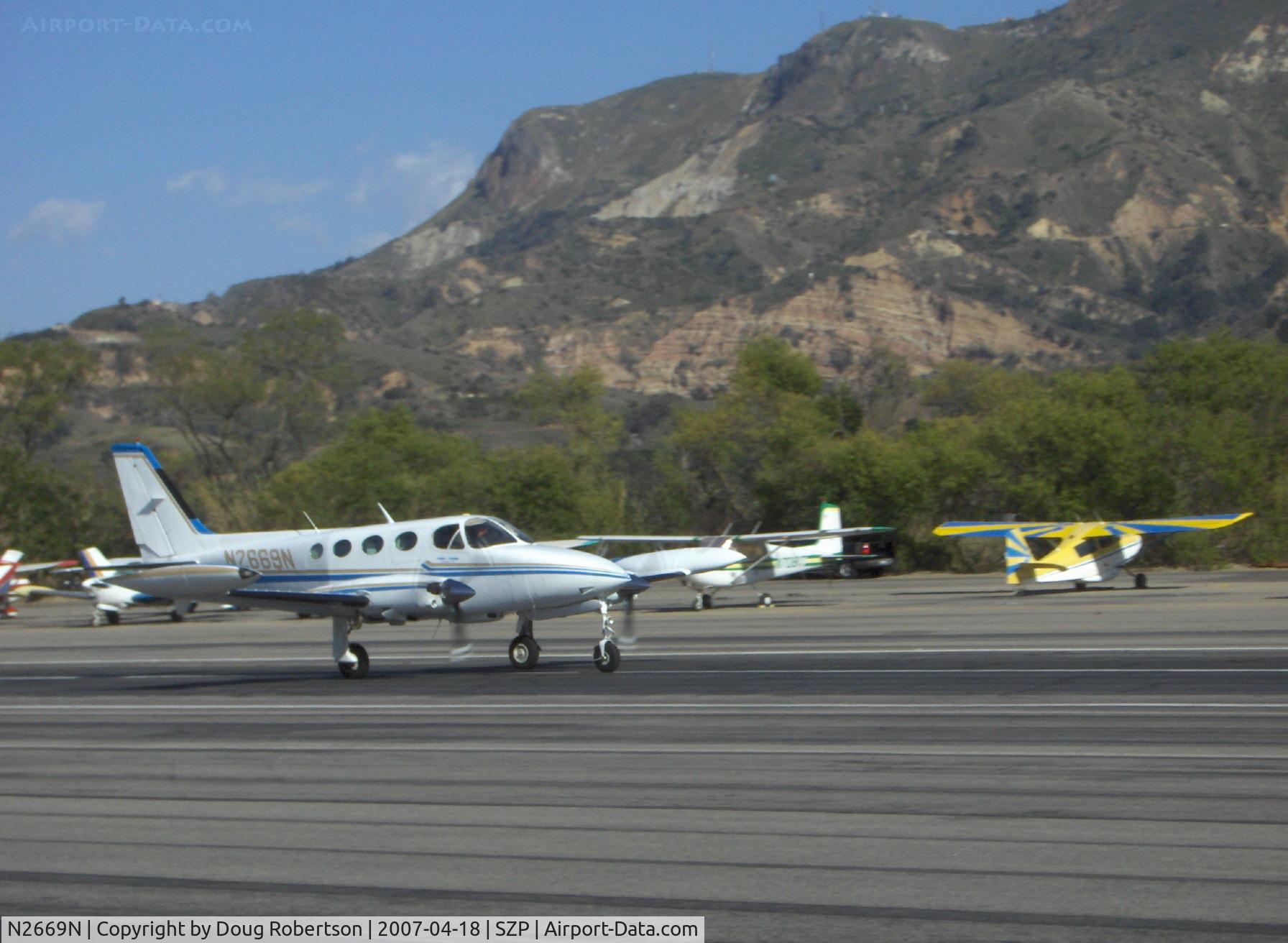 N2669N, 1979 Cessna 340A C/N 340A0735, 1979 Cessna 340A, two Continental TSIO-520-NB 310 Hp each, pressurized. takeoff roll Rwy 22