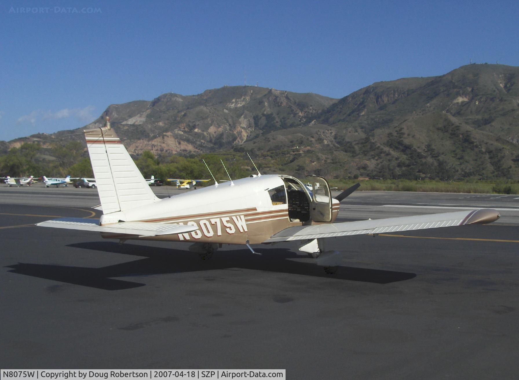 N8075W, 1965 Piper PA-28-180 C/N 28-2163, 1965 Piper PA-28-180 CHEROKEE, Lycoming O-360-A3A 180 Hp, refueling
